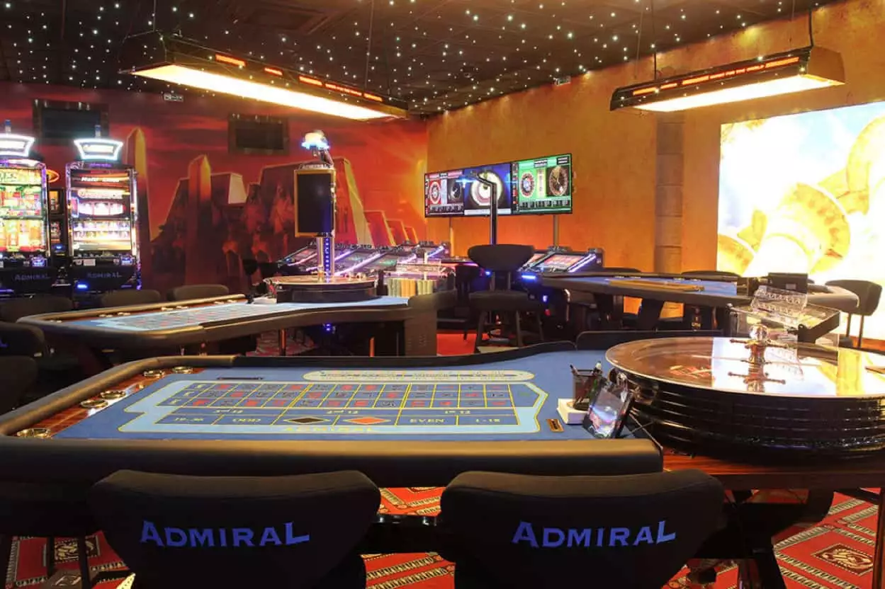 Ak hľadáte Admiral pobočky na Slovensku, oplatí sa navštíviť aj herňu Casino ADMIRAL Trnava, ktorá ponúka zaujímavý zážitok z egyptského prostredia a širokej ponuky hier.